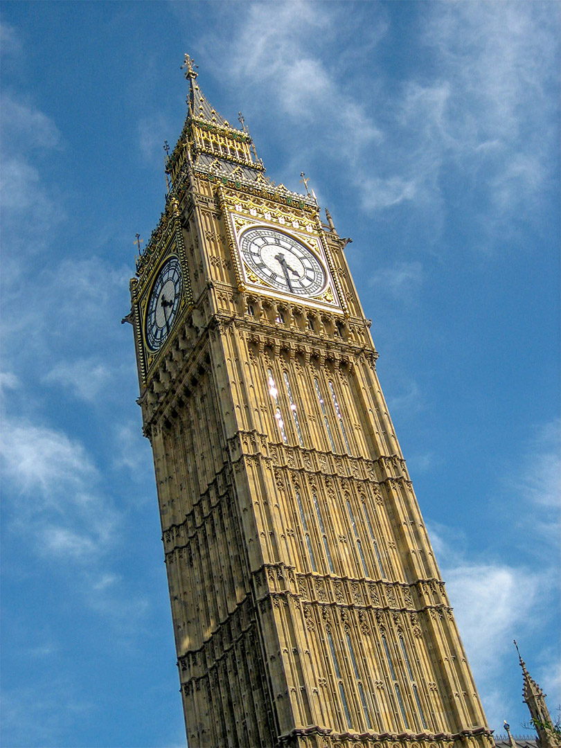 looking up at elizabeth tower (containing Big Ben) in London